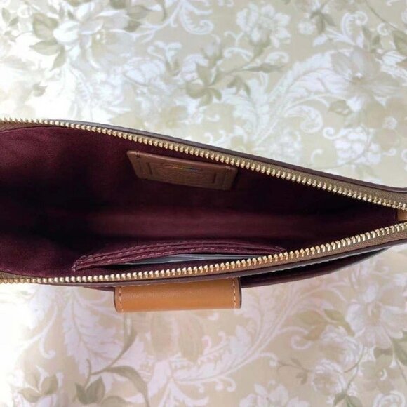 COACH C4697 POPPY CROSSBODY IN RAINBOW SIGNATURE CANVAS IM/LIGHT SADDLE MULTI - Picture 5 of 6